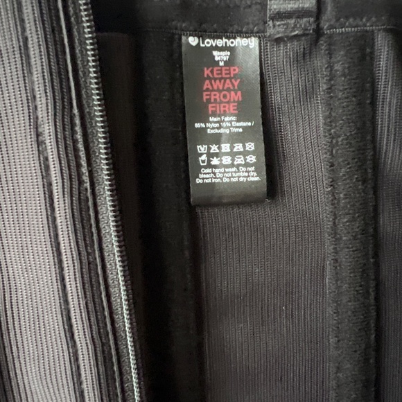 Black Waspie brand new without tags - Picture 6 of 11